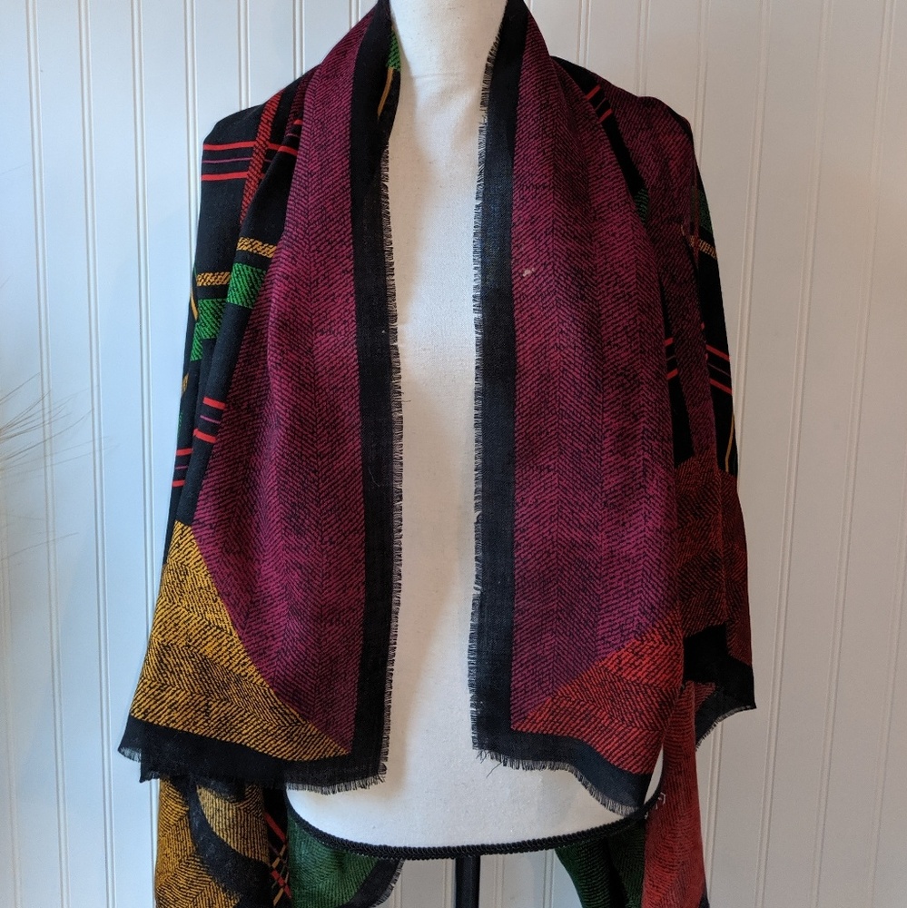 6/$25 ⬇️ Colorful Poncho/Cape